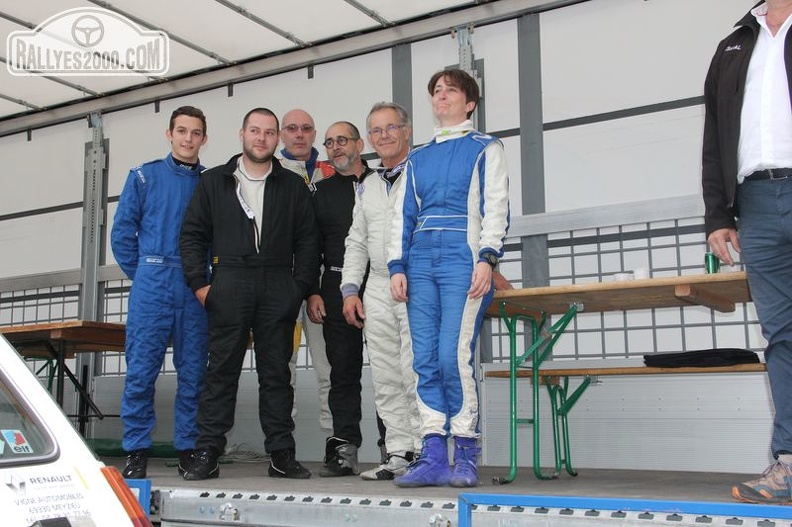 Le Podium : de gauche à droite
VERJAT Bastien, VORON Kévin (2ème scratch)
BOY Philippe (1er scratch) PANABIERE Romuald (3ème scratch)
PERRAUD Maurice (1er scratch) HENRI-PANABIERE Gaelle (3ème scratch) Val d'Ance 2019 (1335).JPG